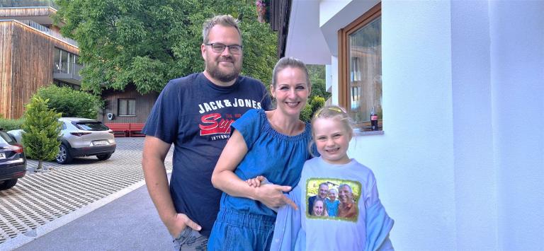 Nele...Maria und Daniel.....viel Sonne und viele perfekt bemalte Steine