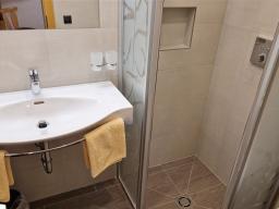 Ferienwohnung 6_Oetz_Badezimmer